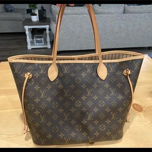 Louis Vuitton Neverfull W/ matching pouchette